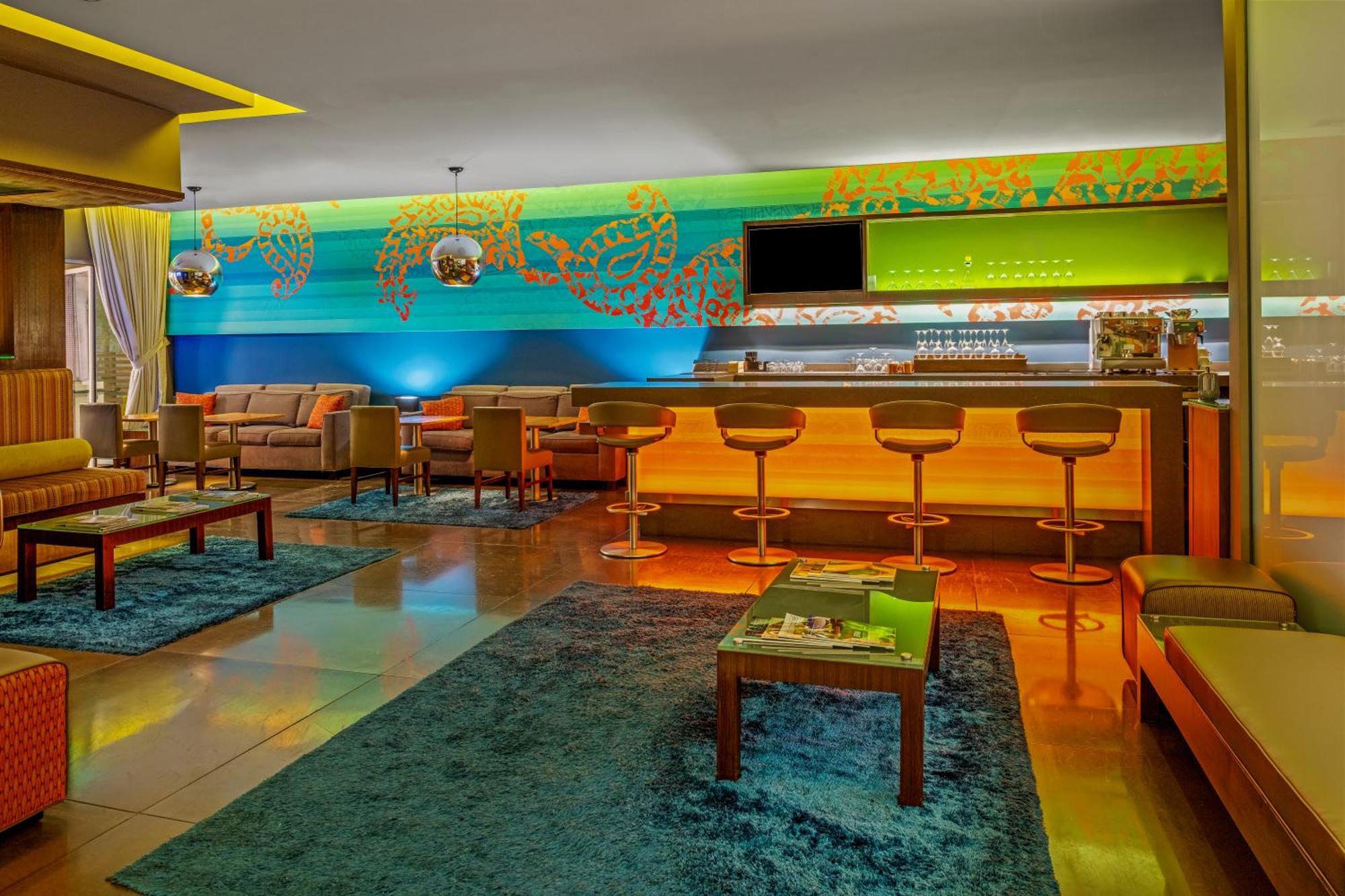Sirtaj - Beverly Hills Los Angeles Exterior photo