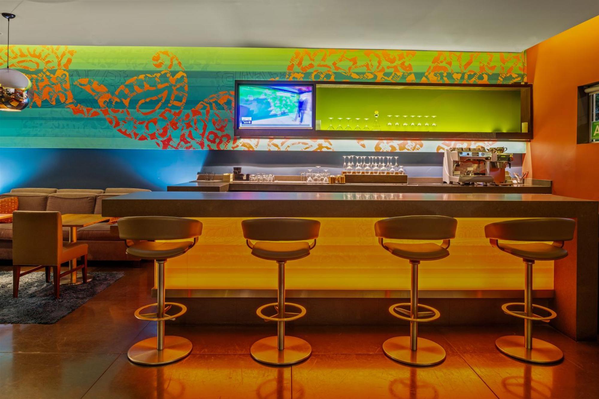 Sirtaj - Beverly Hills Los Angeles Exterior photo